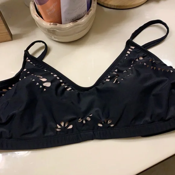 Black swim top - Picture 1 of 4